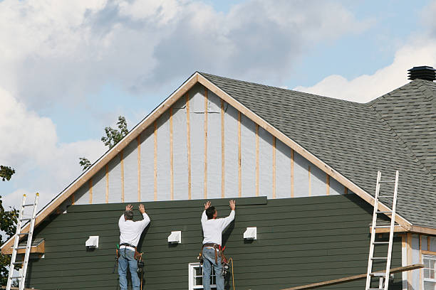 Professional Siding Installation technician working in Mount Vernon, GA
